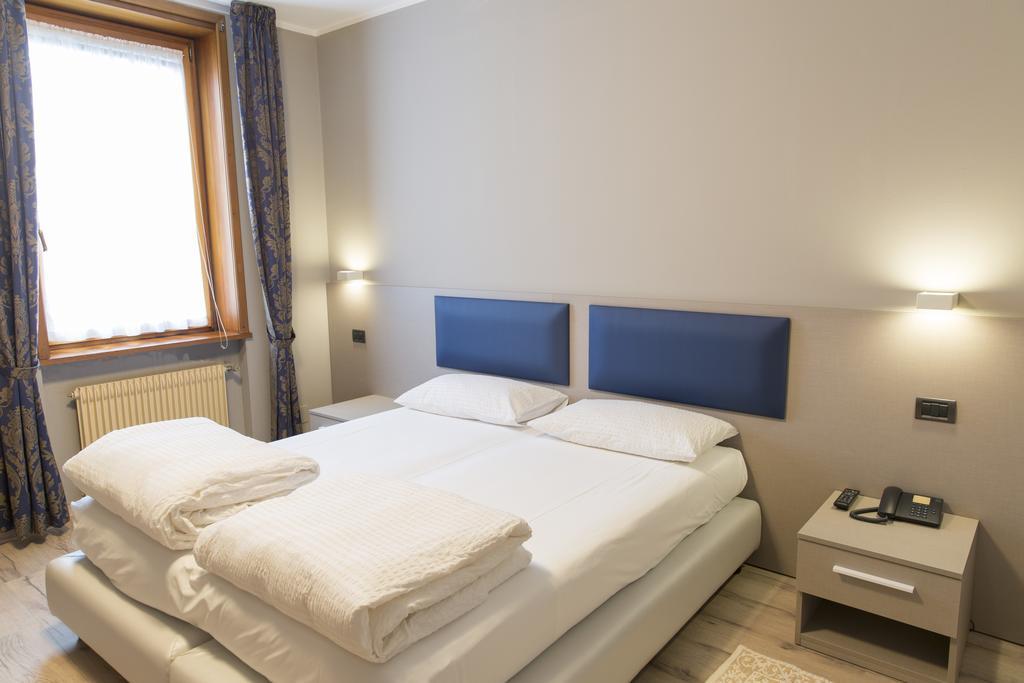 Albergo Montenegro Maniago Bagian luar foto