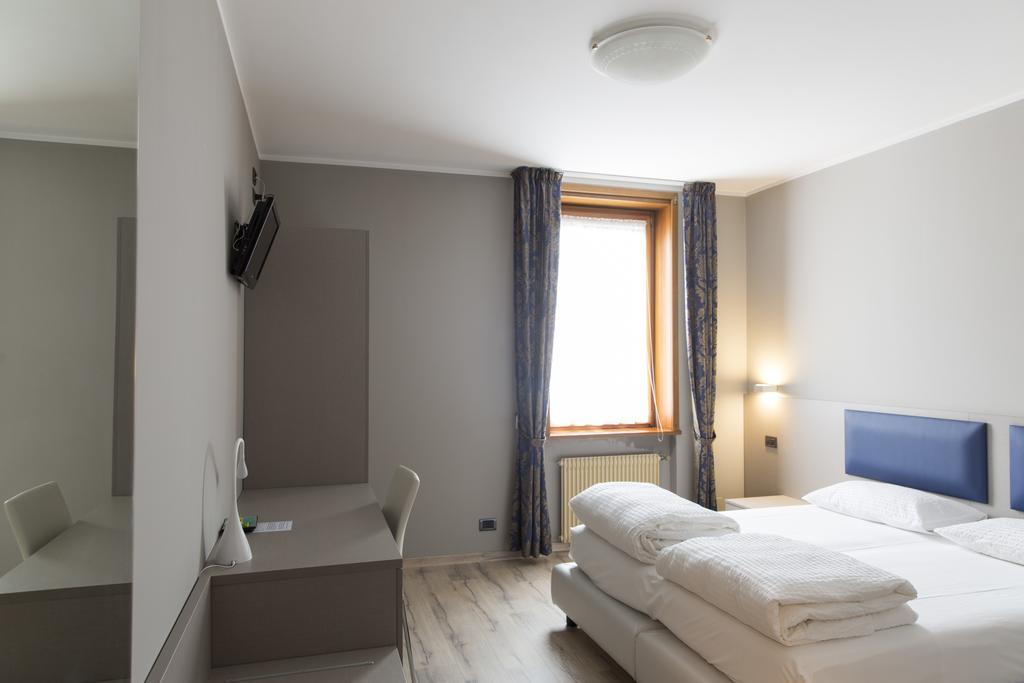 Albergo Montenegro Maniago Bagian luar foto